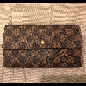 ⛔️SOLD⛔️Louis Vuitton Damier Wallet
